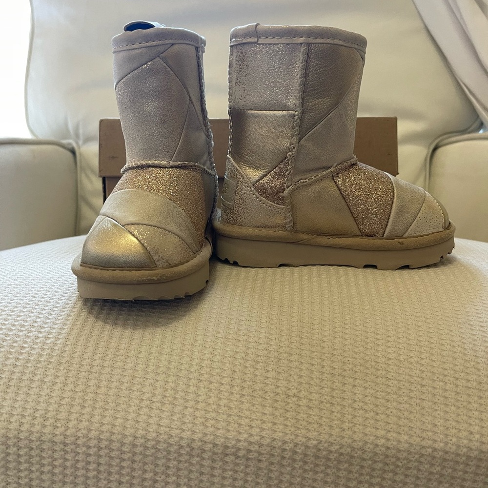 UGG Kids Boots in Gold and Cream